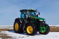 Der LPS im Einsatz - Traktor mit Empfangs- und Verarbeitungseinrichtung für Satellitensignale