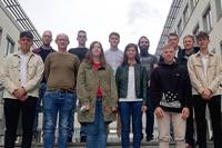 12 von 13 Studierenden aus dem Jahrgang 2021 des Studiengangs „Vermessung und Geoinformatik – dual“ 