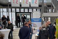 Gespräche am Stand des LVermGeo