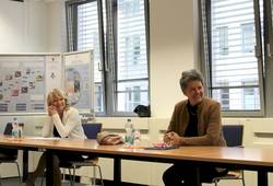 Karin Schultze, Abteilungsleiterin im MID (links) und Dr. Lydia Hüskens, Ministerin Infrastruktur und Digitales (rechts)